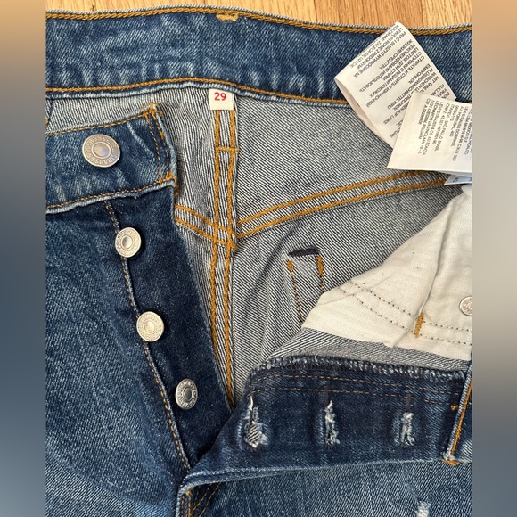 Levi’s - Picture 3 of 4